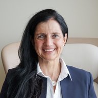 Dr. Krisztina Slavei